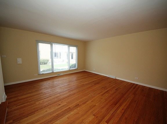 3rd image of 6321 N Cicero Ave #A