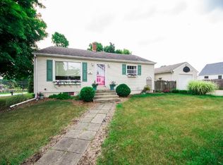 102 W Sunny Ln, Eureka, IL