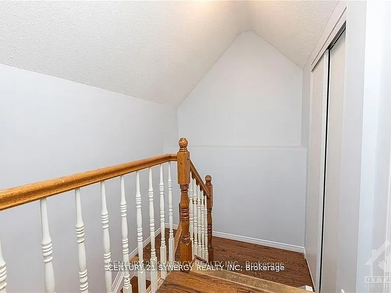 450 Maclaren St #11 — Photo 15