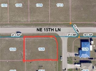 1528 NE 17th Pl, Cape Coral, FL 33909