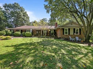 12317 Ballas Pond Dr, Saint Louis, MO 63131