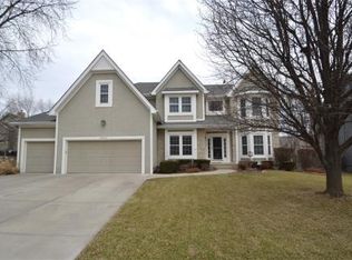 10814 W 129th St, Overland Park, KS 66213