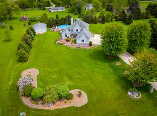 8360 Schmidt Dr, Allenton, WI 53002