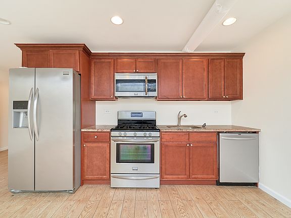 3rd image of 735 W 172nd St #Bs5