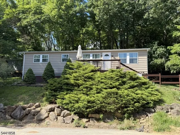 54 Northwood Dr, High Bridge Boro, NJ 08829