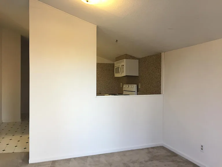 6 Pearson Ave #B — Photo 4