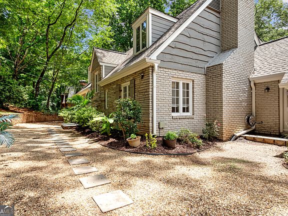 4th image of 34 River Park Dr
