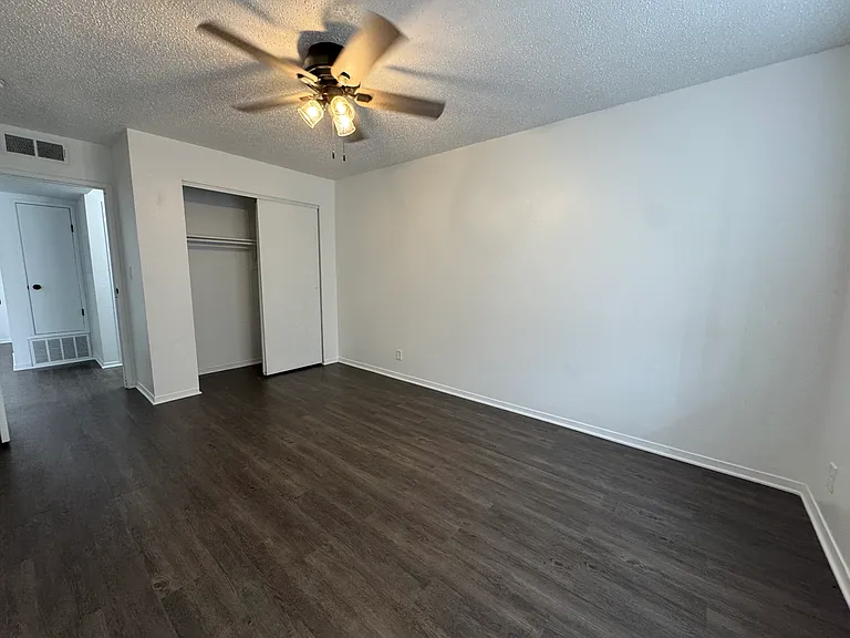 Prairie View Apartments — Photo 6