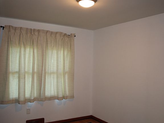 2nd image of 7498 Fairview Dr