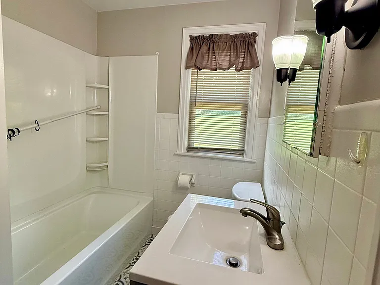 119 E Church St — Photo 21