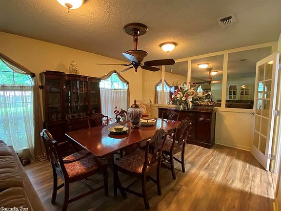5th image of 904 Elaine Dr