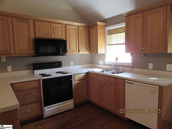 5th image of 104 Park Crossing Dr