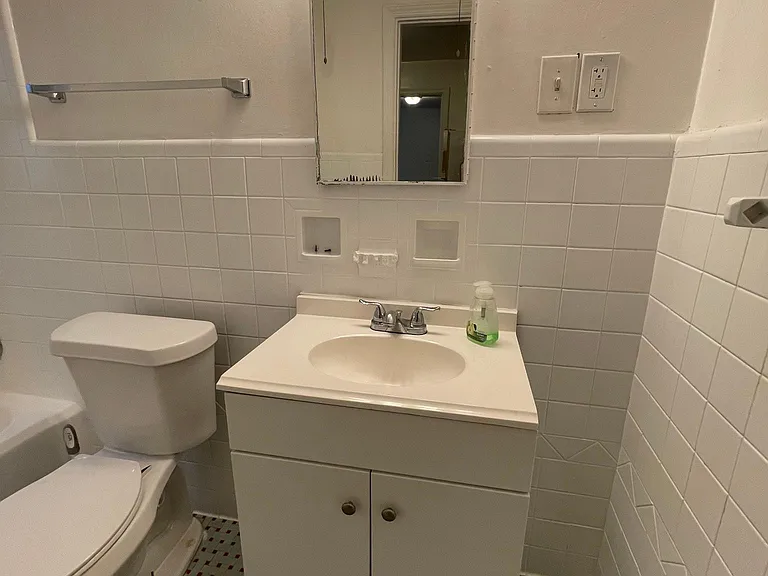 877 Ludlow Ave #5 — Photo 19