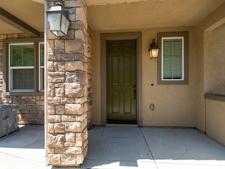 16145 Sereno Ln — Photo 9