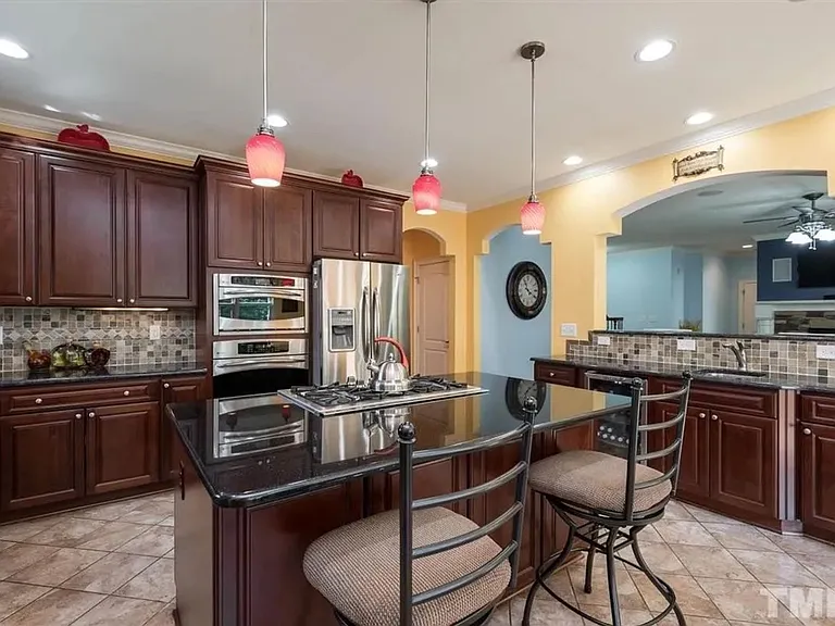 1530 Raven Wood Dr — Photo 10