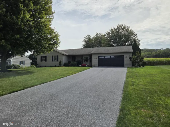 5232 Meadow Ln, Gap, PA 17527