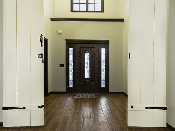 2nd image of 265 Dorchester Cir