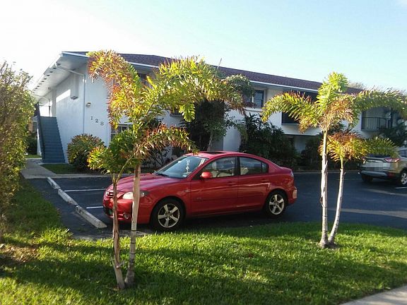 3rd image of 128 Lehane Ter APT 206