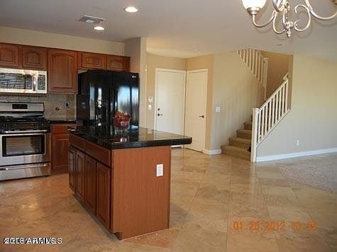 4th image of 720 E Daniella Dr