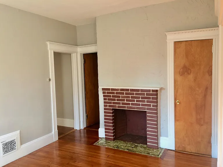 97 Evergreen Ave — Photo 10
