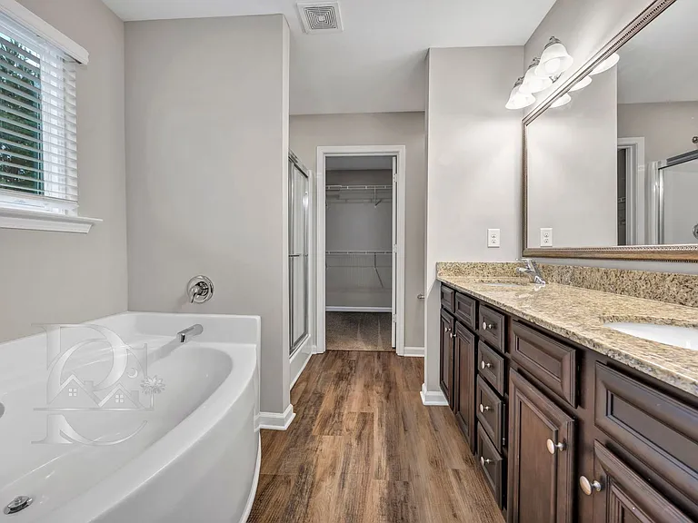 122 Drummond Way — Photo 22