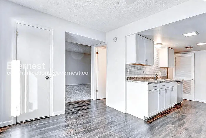 14522 E 13th Ave — Photo 6