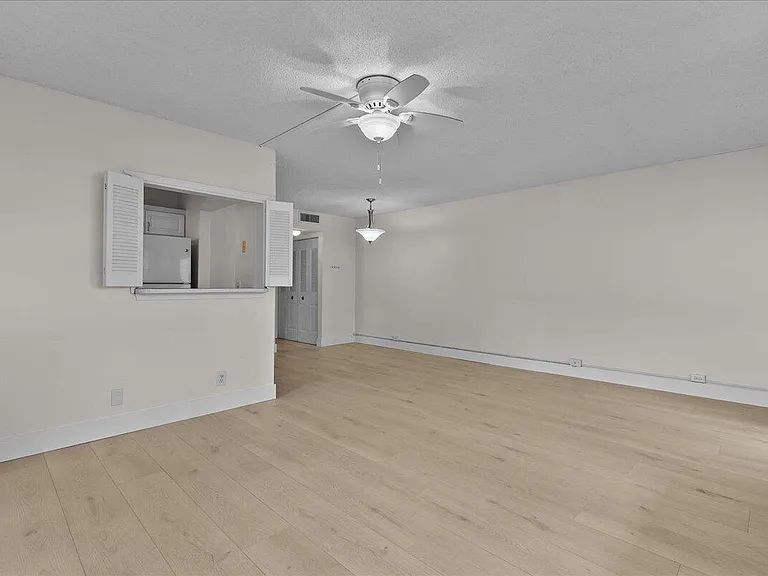 142 Kent St #I — Photo 8