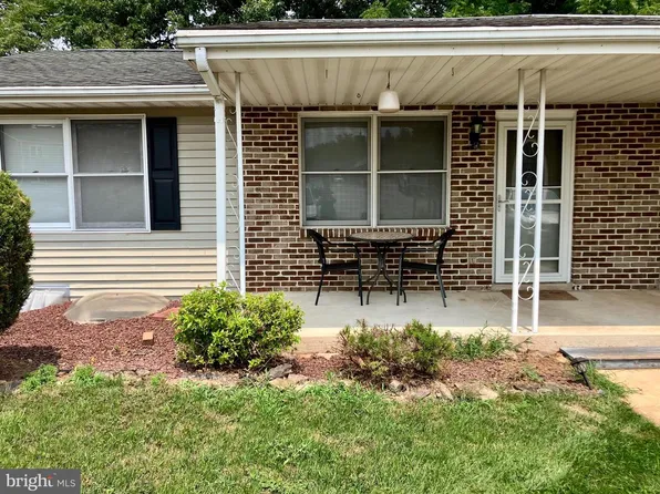 3802 Fox Chase Dr, Dover, PA 17315