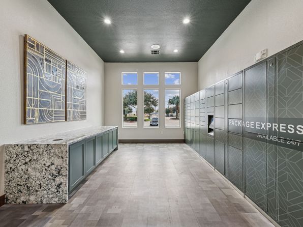 2526 Business Center Dr APT 628