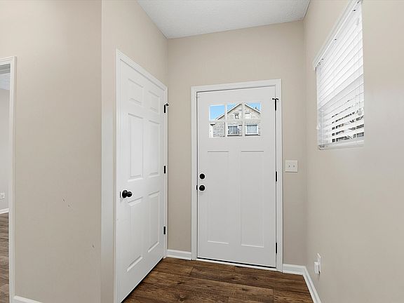 4th image of 630 N Hamilton Ave