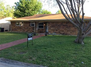 2700 Foxcroft Cir, Denton, TX 76209