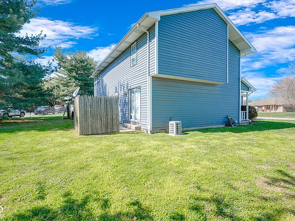5th image of 604-606 Hillcrest Cir