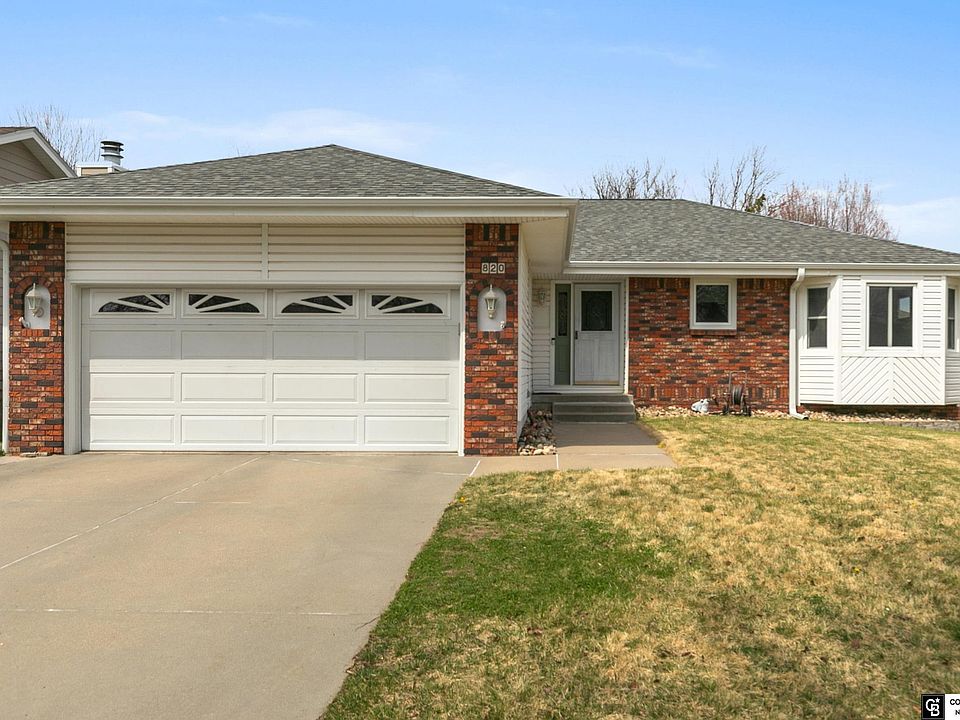 1st image of 820 W Chadderton Dr