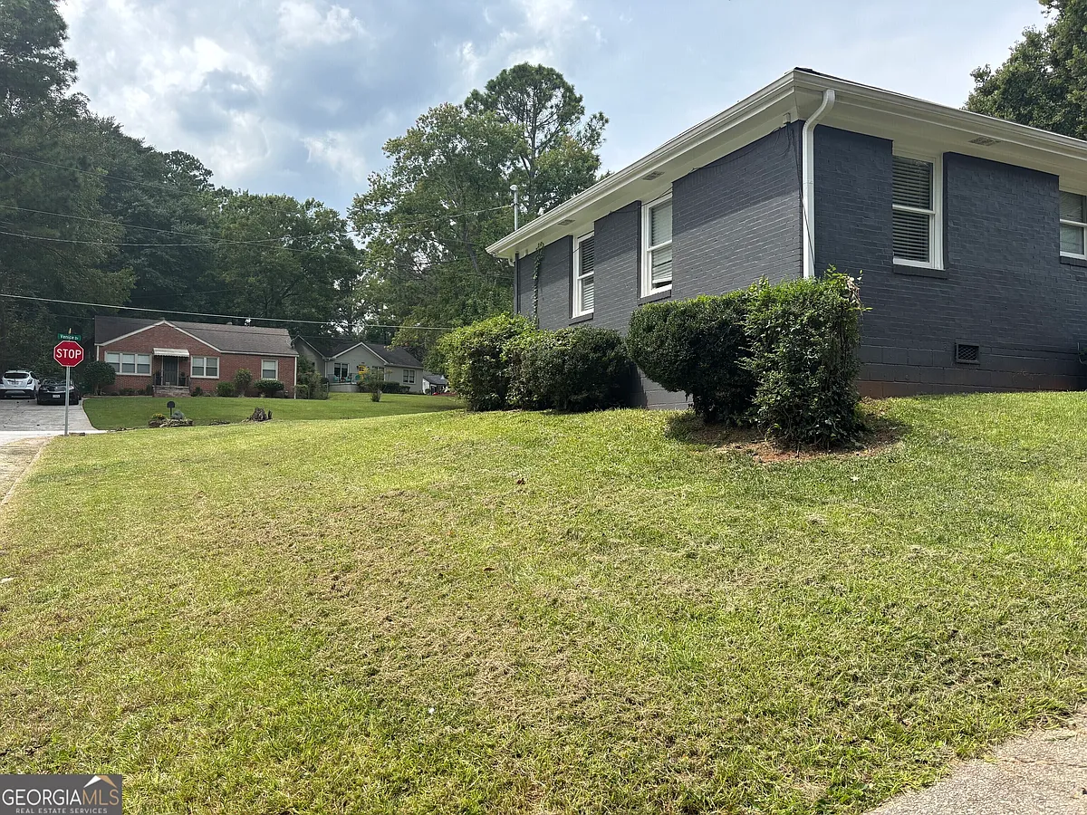 Building Photo - 1622 Venice Dr SE