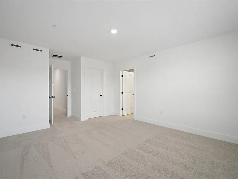 15219 Hamlin Park Dr — Photo 26