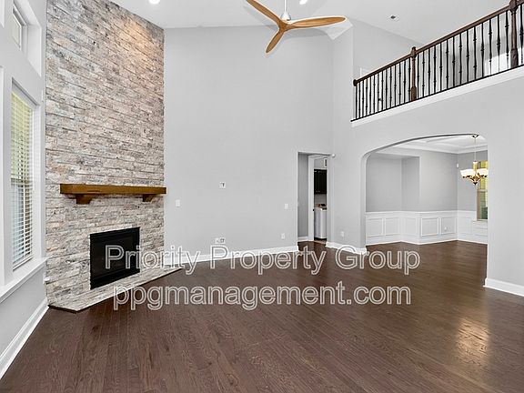 3rd image of 16436 Palisades Commons Dr