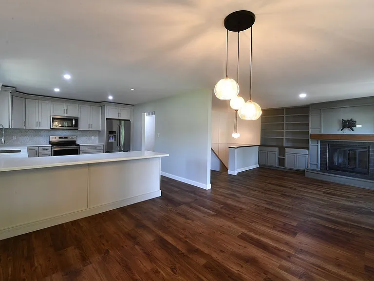 2706 Christy Ave — Photo 8