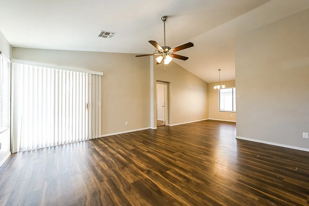 4 bed, 2.0 bath, 1571 sqft, $2,020 — Photo 4