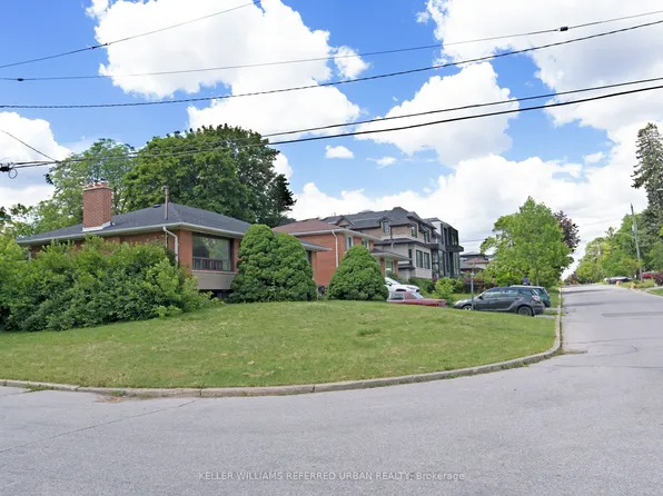 153 Newton Dr, Toronto, ON M2M 2N4
