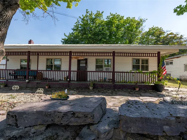 106 N 6th St, Troy, MT 59935