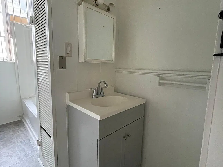 1034 S Carrollton Ave #B — Photo 7