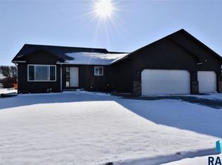 118 Lynx St, Valley Springs, SD 57068