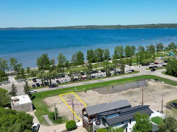 4217 Lakeshore Dr, Sylvan Lake, AB T4S 1B3