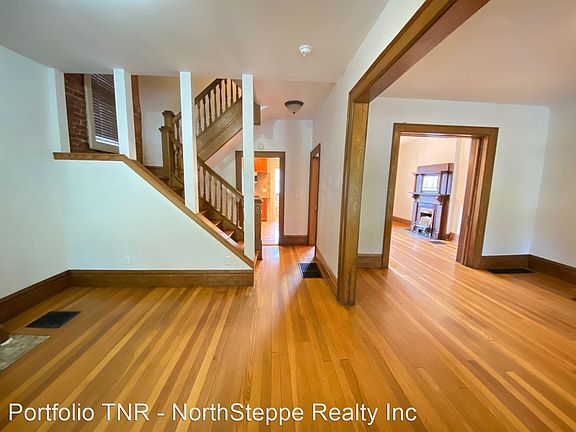 5th image of 625 Dennison Ave