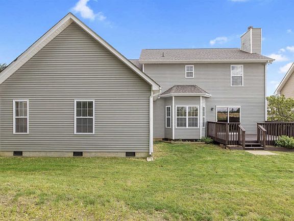4th image of 829 Mackenzie Dr