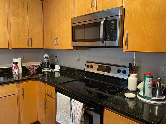 4th image of 2824 E Broad St APT 2