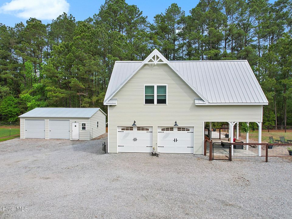 1st image of 417 Reaves Ferry Road