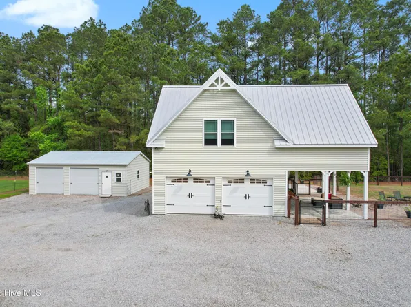 417 Reaves Ferry Road, Nakina, NC 28455