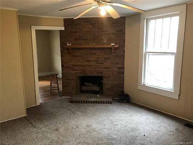 2nd image of 115 N Oakwood Dr