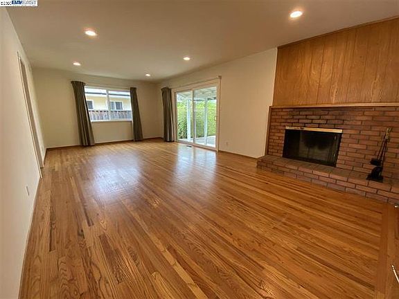 4th image of 488 Purisima Ave